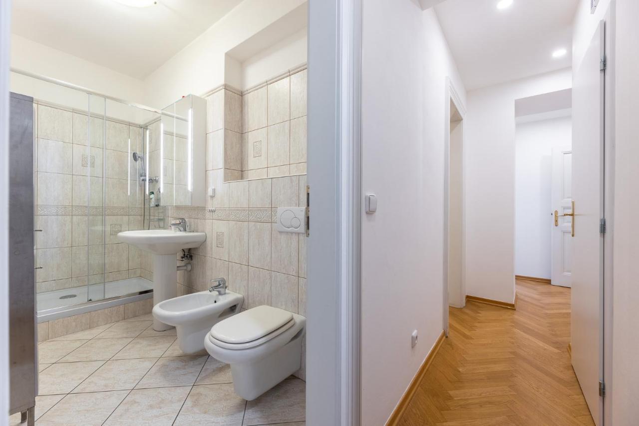 Big Bright Two-bedroom In Old Town Apartamento Praga