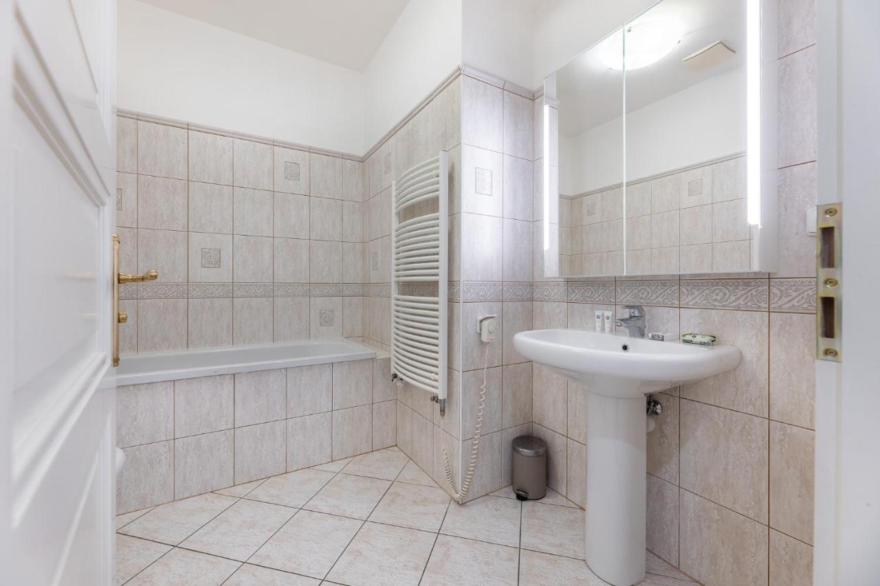 Apartamento Big Bright Two-bedroom In Old Town Praga
